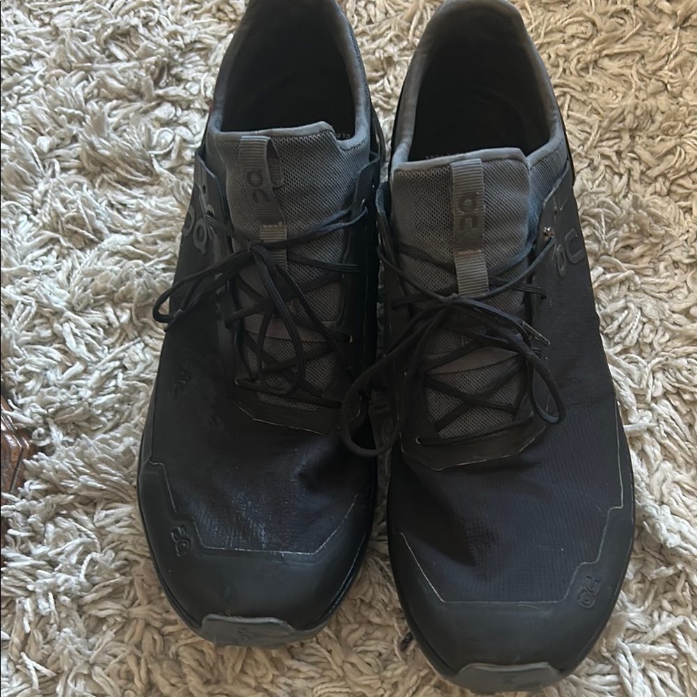 On Cloud Running Black and Gray Athletic Shoes with Breathable Mesh